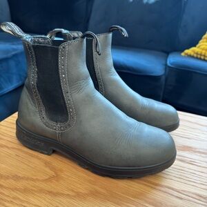 Blundstone Black Chelsea Boots with Rubber Sole